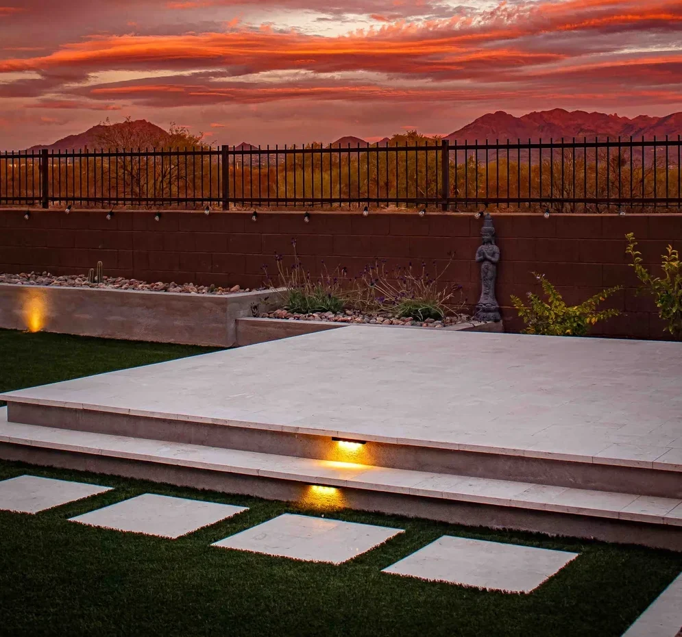 Modern+patio+steps+lit+with+subtle+outdoor+lighting+in+Chandler,+AZ