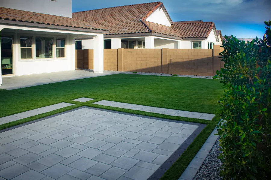 modern-simplicity-landscape-design